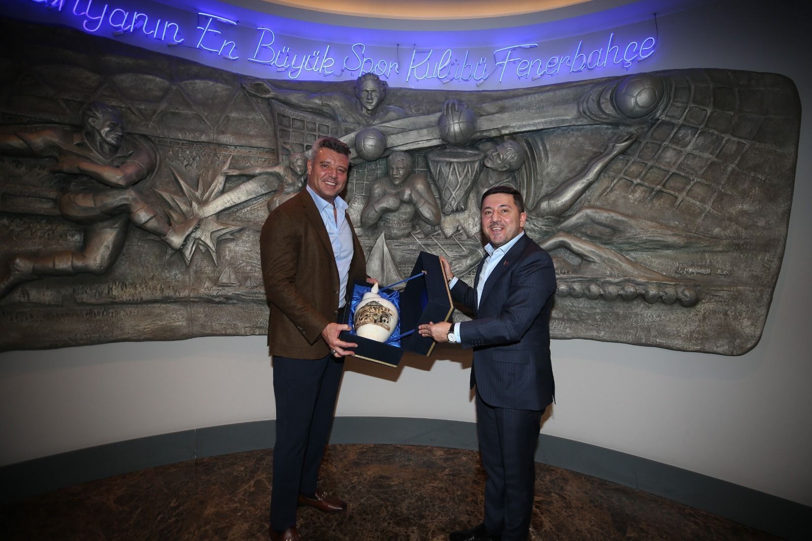 Başkanımız Rasim Arı’dan Fenerbahçe Başkanı Saran’a Ziyaret