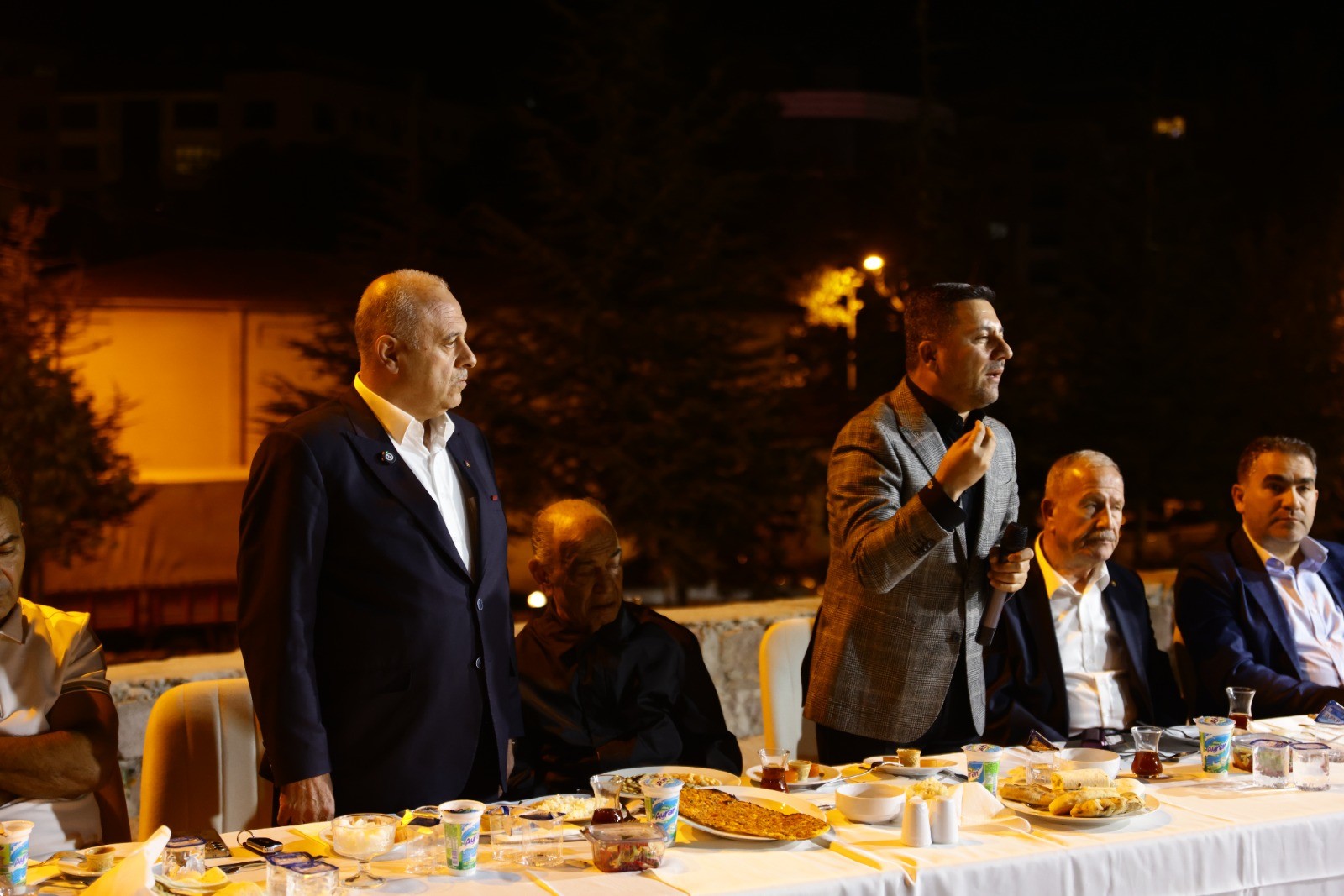 Rasim Arı Öbekli Seçim Ofisinde